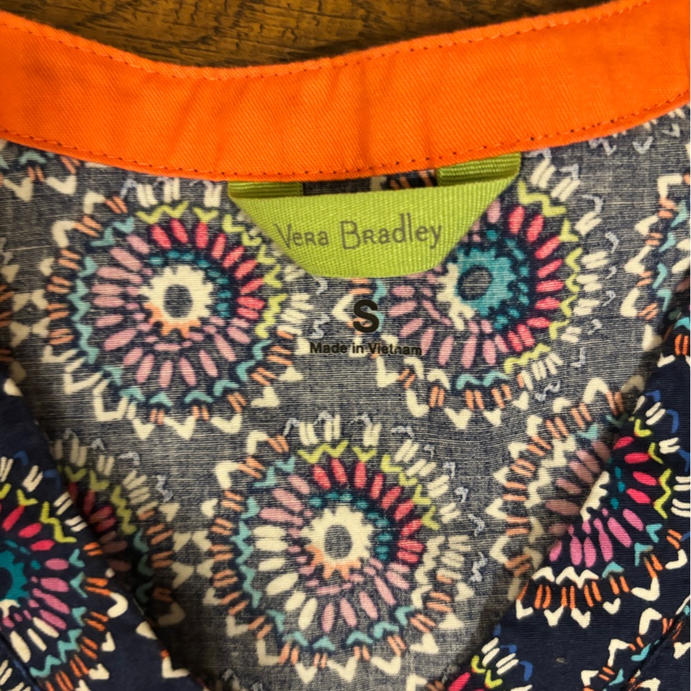Vera Bradley Lot of Scrub Tops - Picture 8 of 11